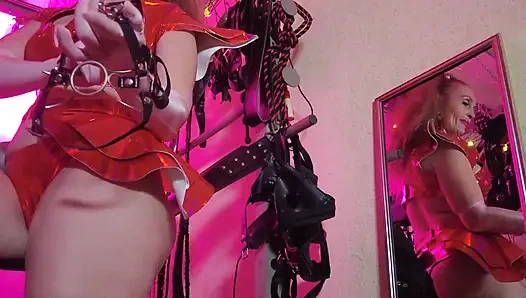 БДСМ госпожа в ПВХ, золотой красный виниловые игрушки, фетиш хуй, сапоги, женское доминирование