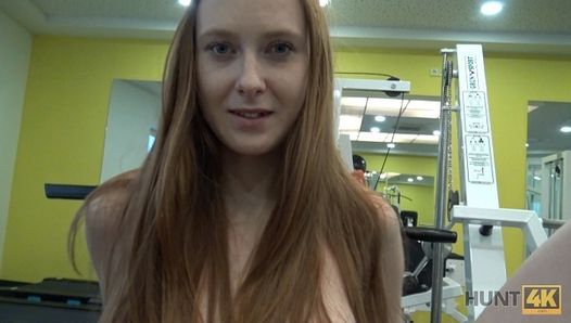HUNT4K. Naive gym bunny has sex with rich male instead