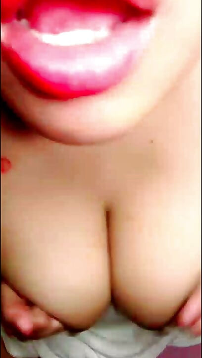 Big boobs lady fingering herself Philippines