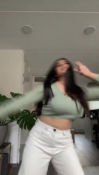 Bébé tiktok indien sexy 3