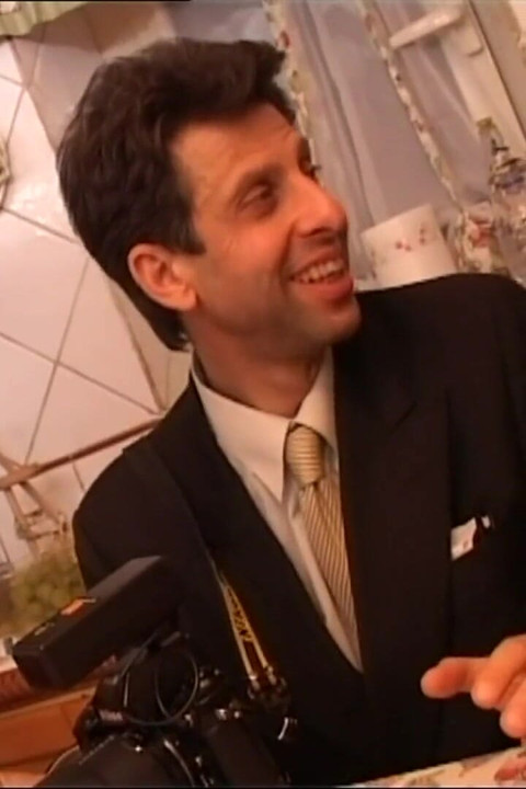 Riccardo Schicchi in: Giocchi Bizzarri.