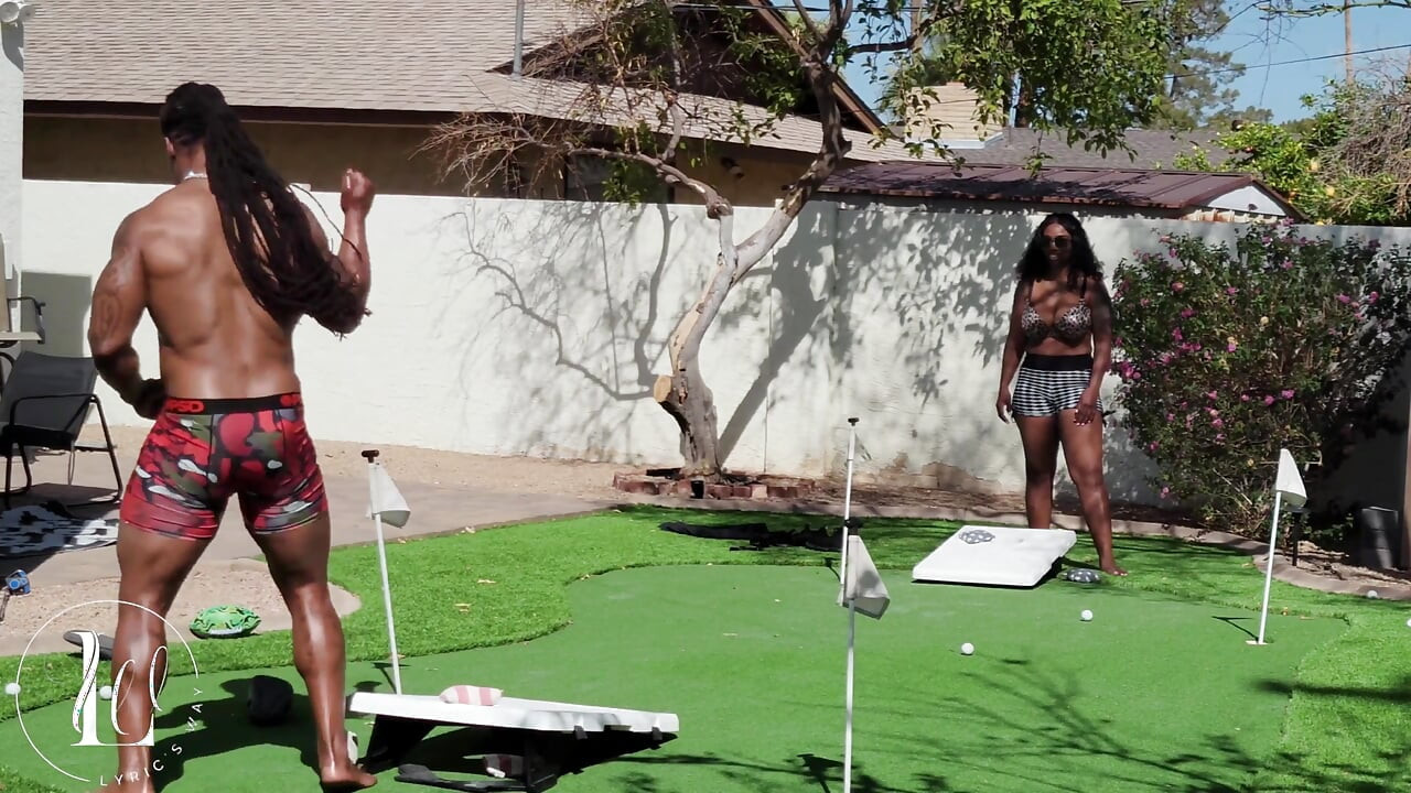 Strip Cornhole ve Vegas Heat končí mastnými prsy dojící Dreads Way BBC