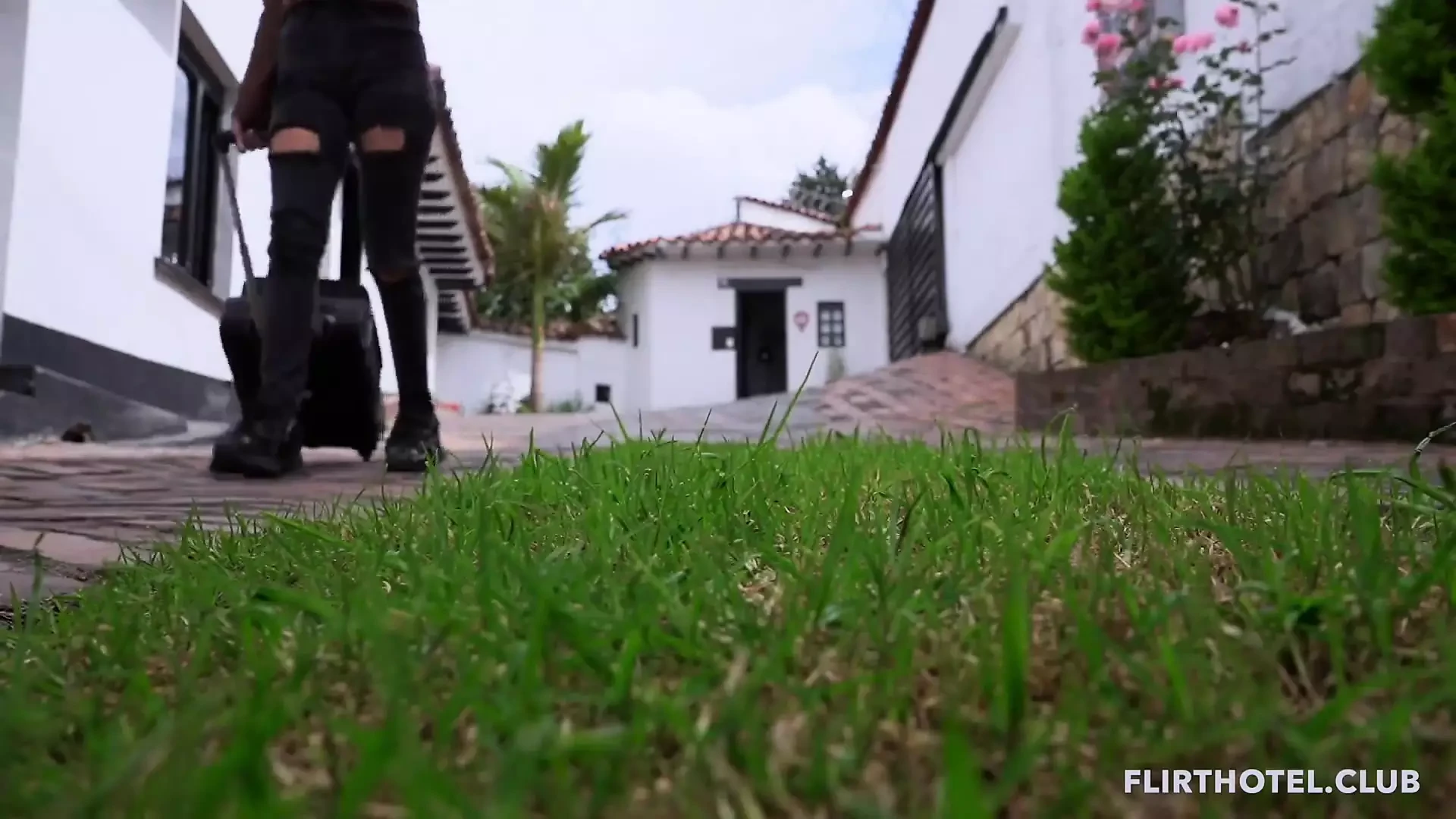 Talons rouges et bondage avec une latina parfaite