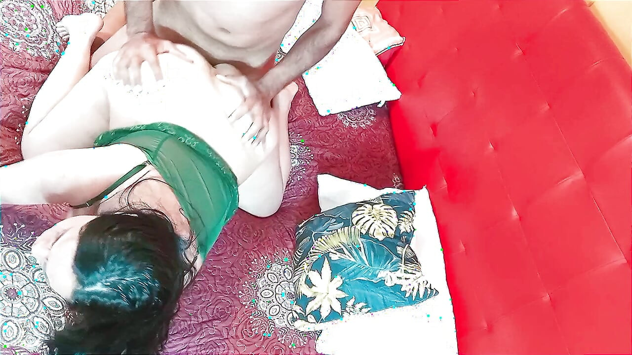 Stepmother can't resist my cock and begs for cum doggy-style - Passionate creampie