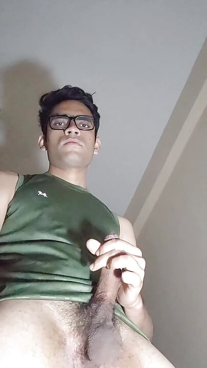 Solo Nerdy Twink Squirts Massive Cumshot