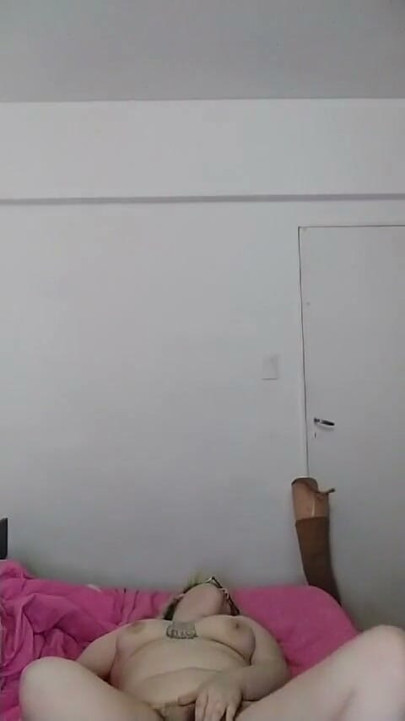 Double amputee masturbates screaming for cock! | Clip 2