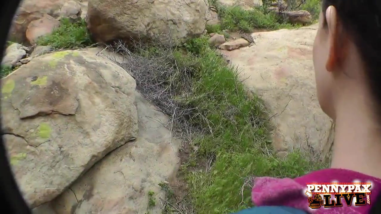 ペニー・パックスとサラ・シェボンの素晴らしいハイキングハメ撮り3p