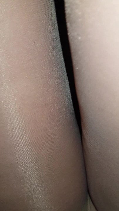 feet in pantyhose