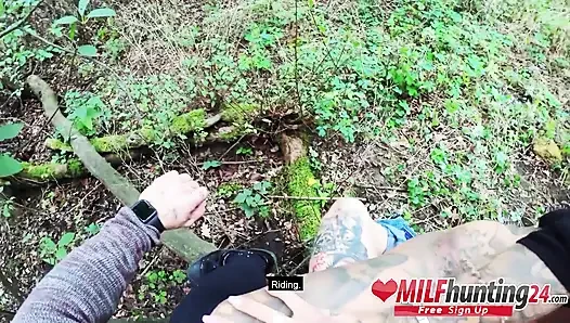 Geiler outdoor-fick mit Harleen van Hynten!  MILFhunting24