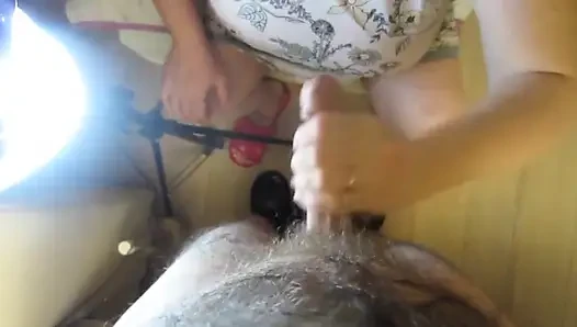 Kayınvalidem yarağımı emiyor ve nektar çıkararak mastürbasyon yapıyor