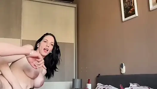 Live-dreier Mit Iria Und Vampirosa Mit Giovannixl's. Ich Platze Bei Beiden Vor Guter Scham Und Freude