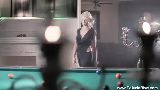 Sesi oral pleasure yang penuh dengan seks sensual