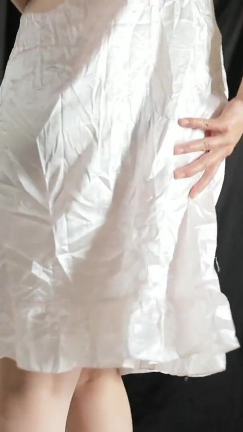 Muslim Hijab Indian-Style Satin Try-On – Curvy Big Ass & Shiny Fabric Tease | Clip 2