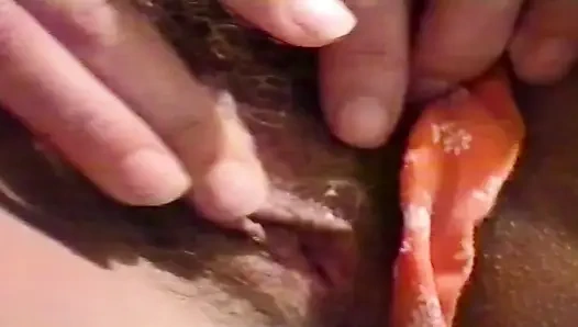 Латина показывает перед пасыном, чтобы заставить его мастурбировать и кончить