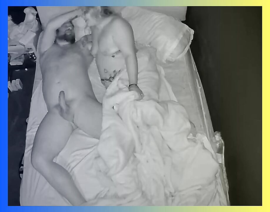 Пучі - 47-річна трахається, як божевільний глибокий анальний секс і глибоке горло