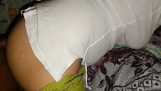Indian desi hot girl first time gaand chudai, local village girl first time sex video
