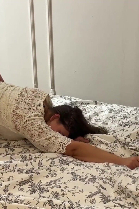 Young wife gets a quick suprise anal sex