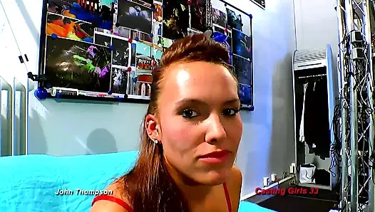 Ggg - cewek semok ini dientot habis-habisan di ruangan casting bokep pertamanya