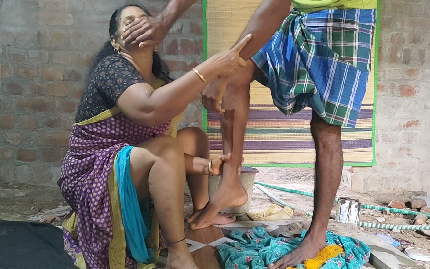 Indian Hot Stepmom with Young Boy Beautiful Creampee Sex Video