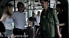 Sex in der Öffentlichkeit in einem Stadtbus