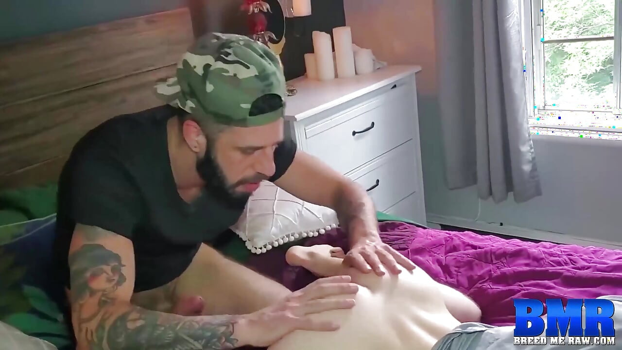 BREEDMERAW - Tattooed Romeo Davis barebacks cute twink
