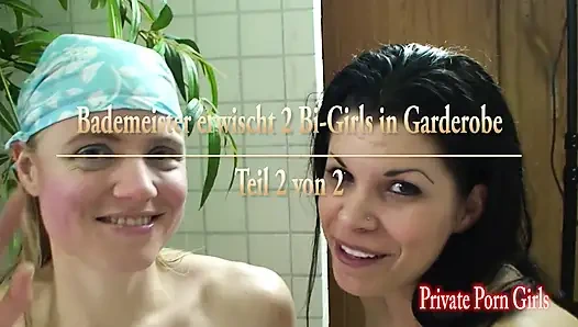 Спасатель застукал двух би-девушек в раздевалке - часть 2