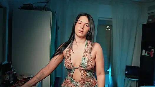 He stood her up without knowing she had a surprise in store for him, so he ended up having to use a dildo