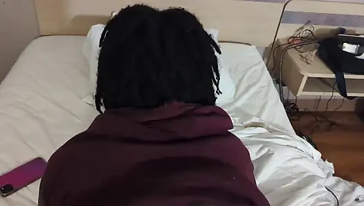 Götümü twerk ettim sonra oda arkadaşımın büyük yarağına düştüm ve götüme boşalıyor