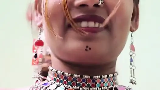 Hintli Asyalı öğretmen müdür öğrenci softcore sert sevişme video threesom