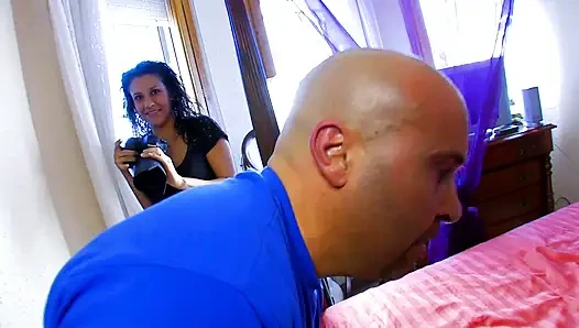 Vixen pirang bertato dientot pantatnya