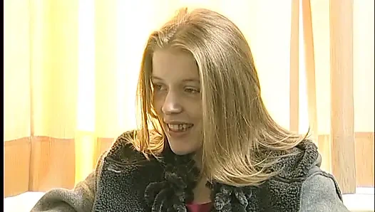 Genç kız oyuncu seçmelerinde dildo emiyor