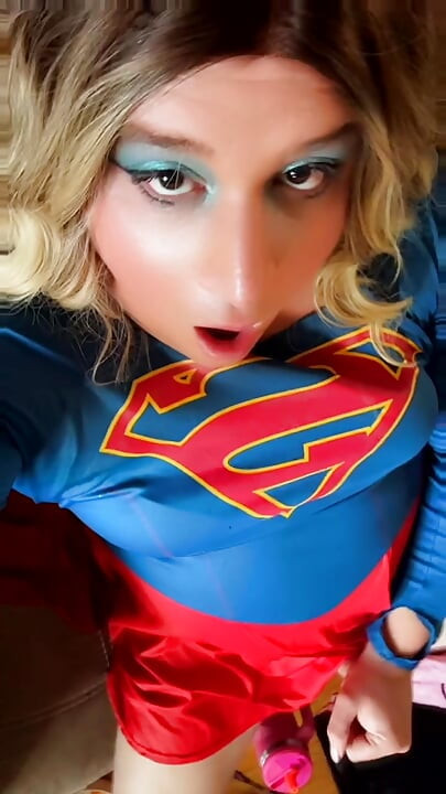Sissy Supergirls tilbagevenden