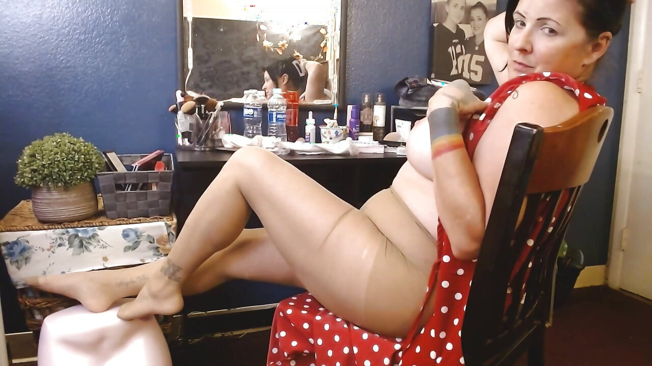 Sexy Nylon Legs Ruffled Socks