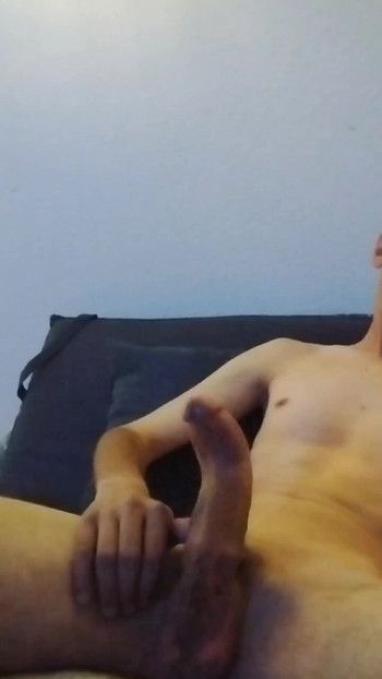 Crooked penis to cum 🍌