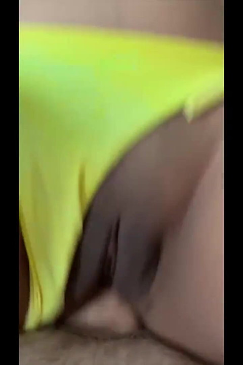 Johntronx - סקס אנאלי קשה עם בחורה לוהטת בביקיני צהוב