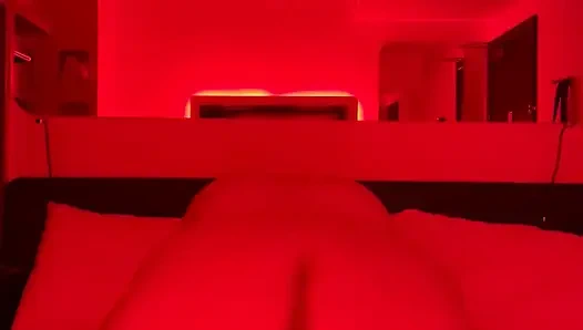 İri güzel kadın dildoya biniyor