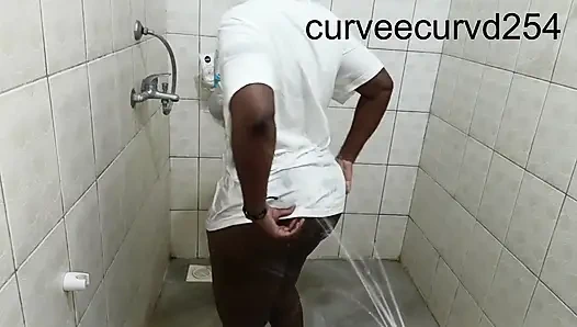 Wir Wurden Nass, Twerked, Gelutscht Und Gefickt: Badezimmerromantik