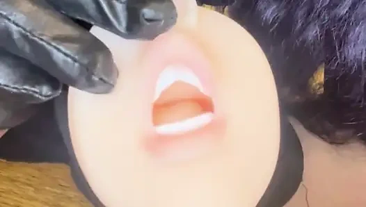 Эти игрушки слишком тугие для моего страпона!