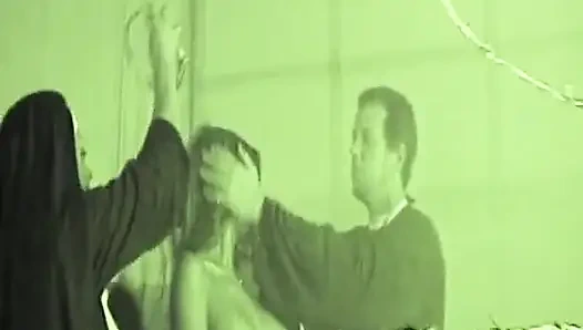 Hot MILF Threesome dengan Makan Vagina Gairah