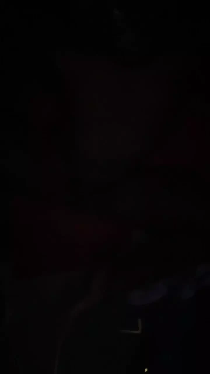 Furcsa hamu a szobámban, miközben sötétben van