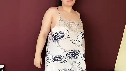 Wow! Cowok ini hampir crot di dalam memekku... Lagi!