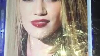 Penghormatan air mani: Hilary Duff 2