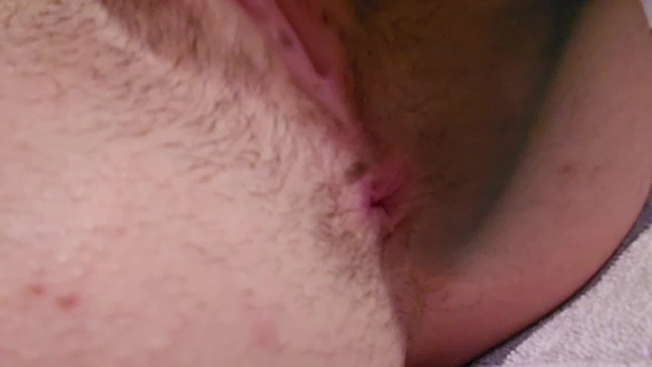 Quick asshole spanks