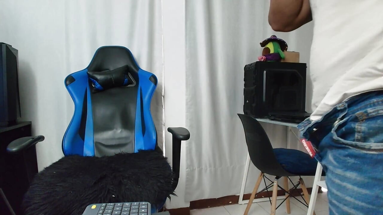 Líbí se mi moje kamarádka z kanceláře