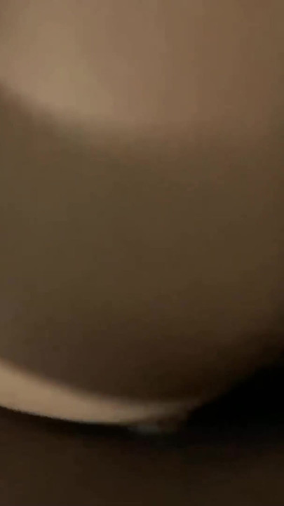 Tekak dalam dan menumbuk kuat di faraj saya, saya akhirnya mendapat jet air mani di mata saya