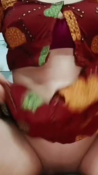 I went to bhabhi’s house when her brother not at home and enjoyed a lot with my lovely bhabhi, Full Hindi Viral Video | Clip 1