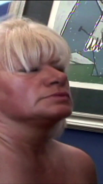 Morate podijeliti trenutak iz "MATURE 4 LOVER - GRANNY MOANS AS PUSSY GETS FUCKED DEEP BY"