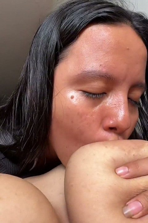 Bestie’s Morning Visit: Draining Uncontrolled Heavy Milk Streams