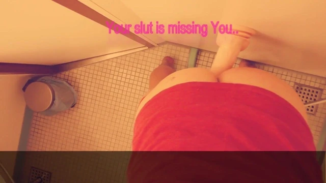 Chubby crossdresser with step daddyissues plays with a big dildo
