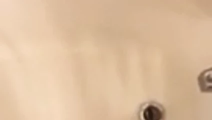 Bas khel raha hai
